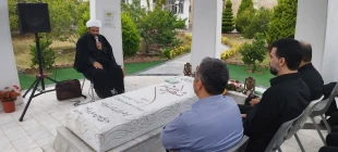 مراسم معنوی زیارت عاشورا در جوار مرقد مطهر شهید خوشنام دانشکده برگزار شد 5