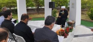 مراسم معنوی زیارت عاشورا در جوار مرقد مطهر شهید خوشنام دانشکده برگزار شد 9