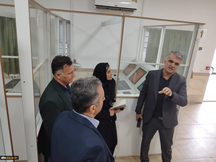 بازدید معاونت پژوهشی دانشکده از کارگاه  های دریایی دانشکده  5