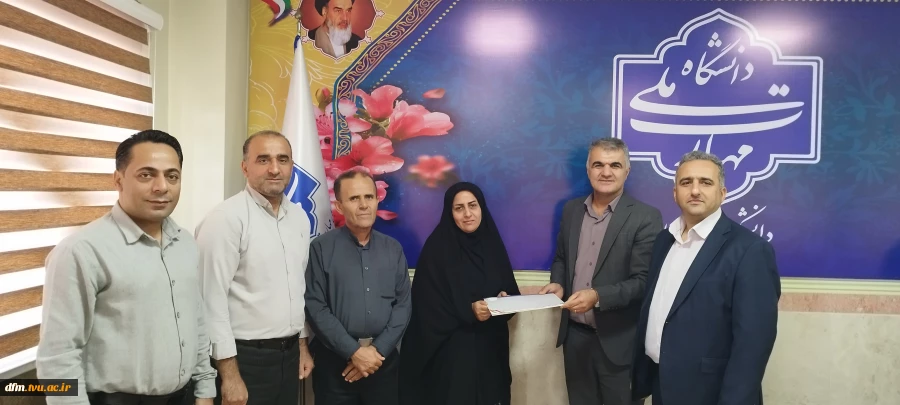 تجلیل ریاست از کارکنان خانم دانشکده به مناسبت روز عفاف و حجاب  7