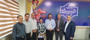 تجلیل ریاست از همکاران فناوری اطلاعات دانشکده به مناسبت روز فناوری و اطلاعات  8