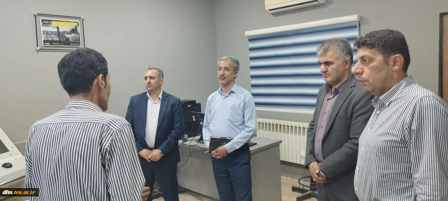 بازدید مدیرکل دفتر امور فنی و نظارت بر طرح‌های عمرانی از دانشکده  10