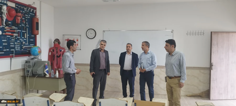 بازدید مدیرکل دفتر امور فنی و نظارت بر طرح‌های عمرانی از دانشکده  15